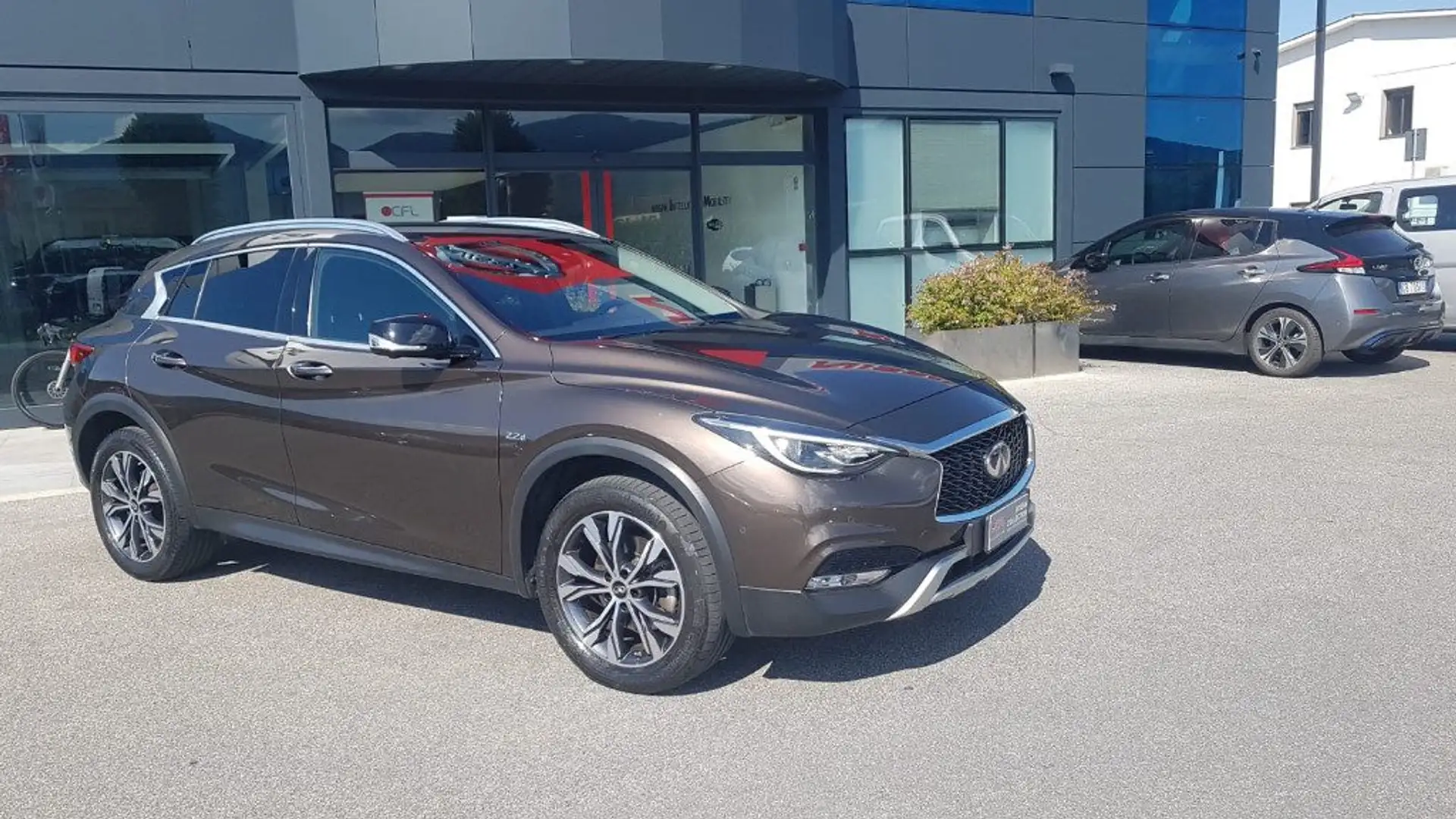 Infiniti QX30 2.2 diesel DCT AWD Premium Marrón - 2