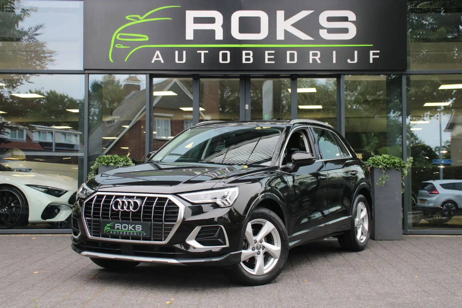 Audi Q3 35 TFSI Advanced Pro Line Plus Zwart - 1