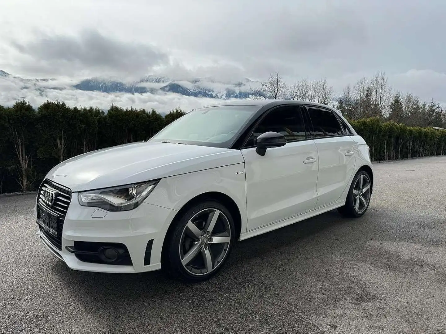 Audi A1 A1 1.2 TFSI Sportback admired Weiß - 1