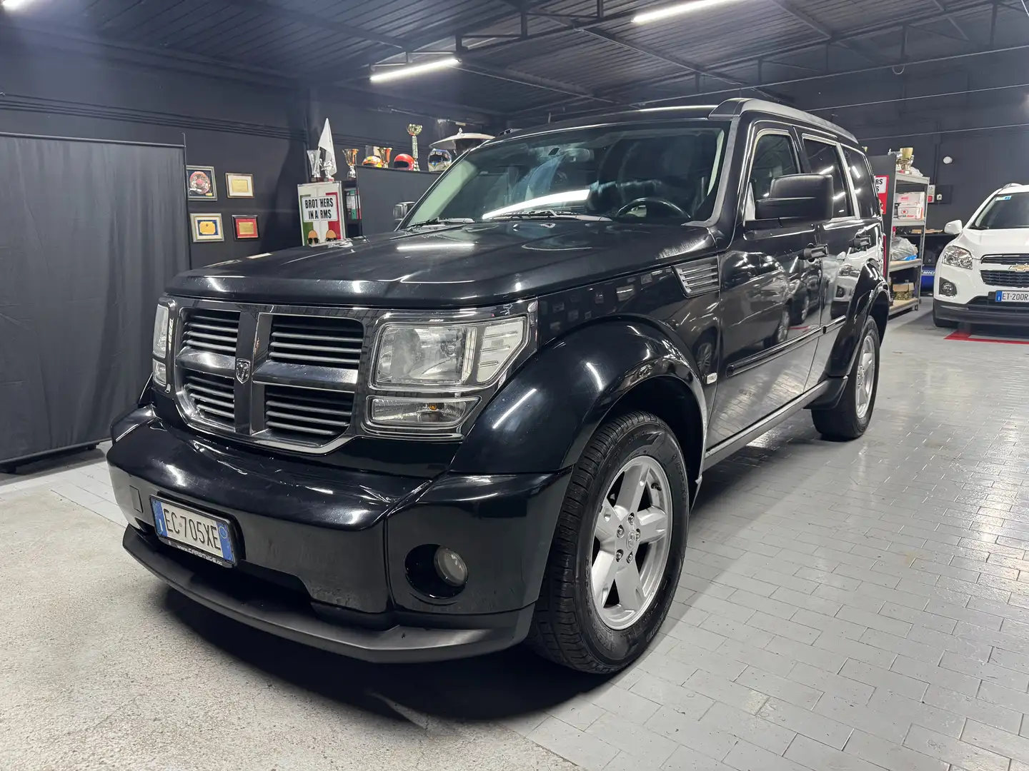 Dodge Nitro Nitro 2.8 L4 crd 16v SXT 4wd auto dpf CarPlay Nero - 1