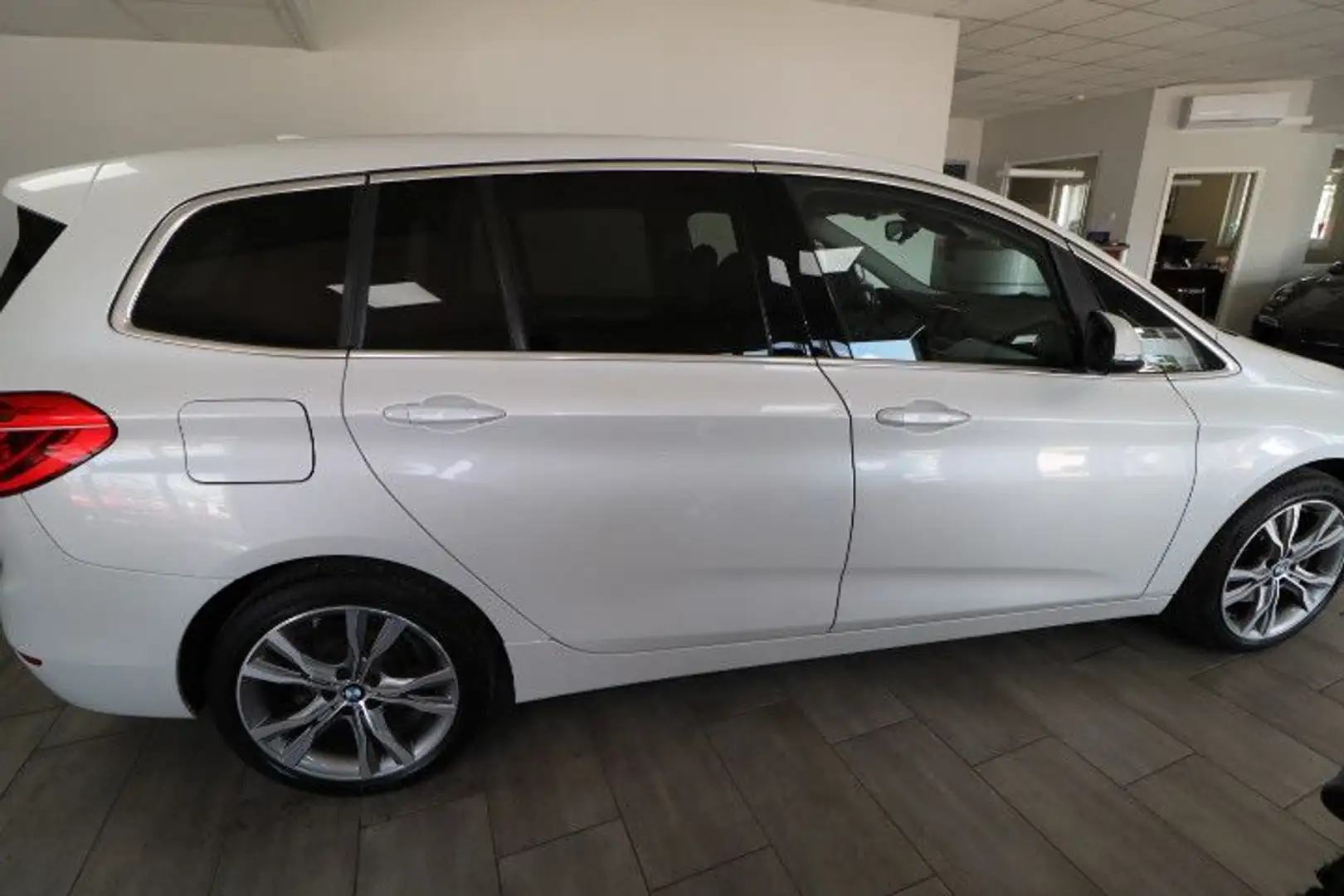 BMW 218 Baureihe 2 Gran Tourer 218 i Luxury Line Blanc - 2