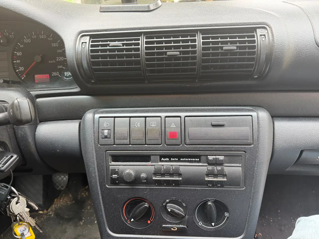 Audi A4 1.6, foto 1