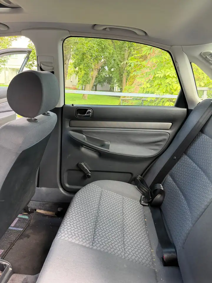 Audi A4 1.6, foto 8