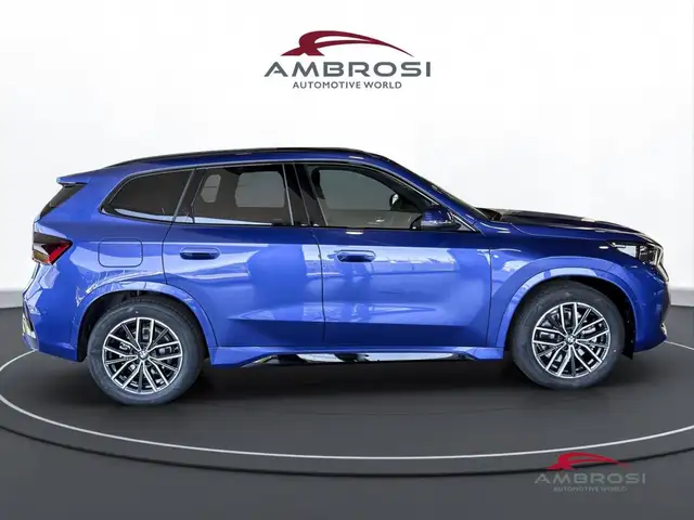 BMW X1 view 3