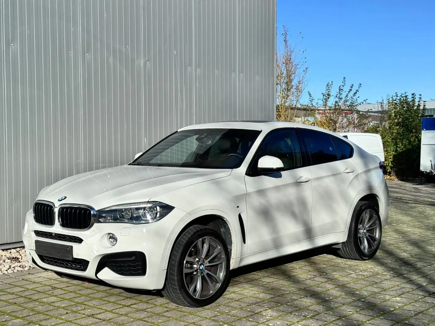 BMW X6 3,0 d M Sport Head Up SSD 8fach Weiß - 1