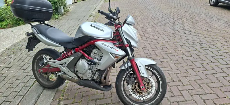 Kawasaki ER-6n - foto 4