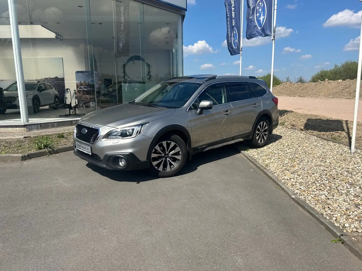 Subaru OUTBACK 2.0 D Premium CVT - Lichte vracht Beige - 1