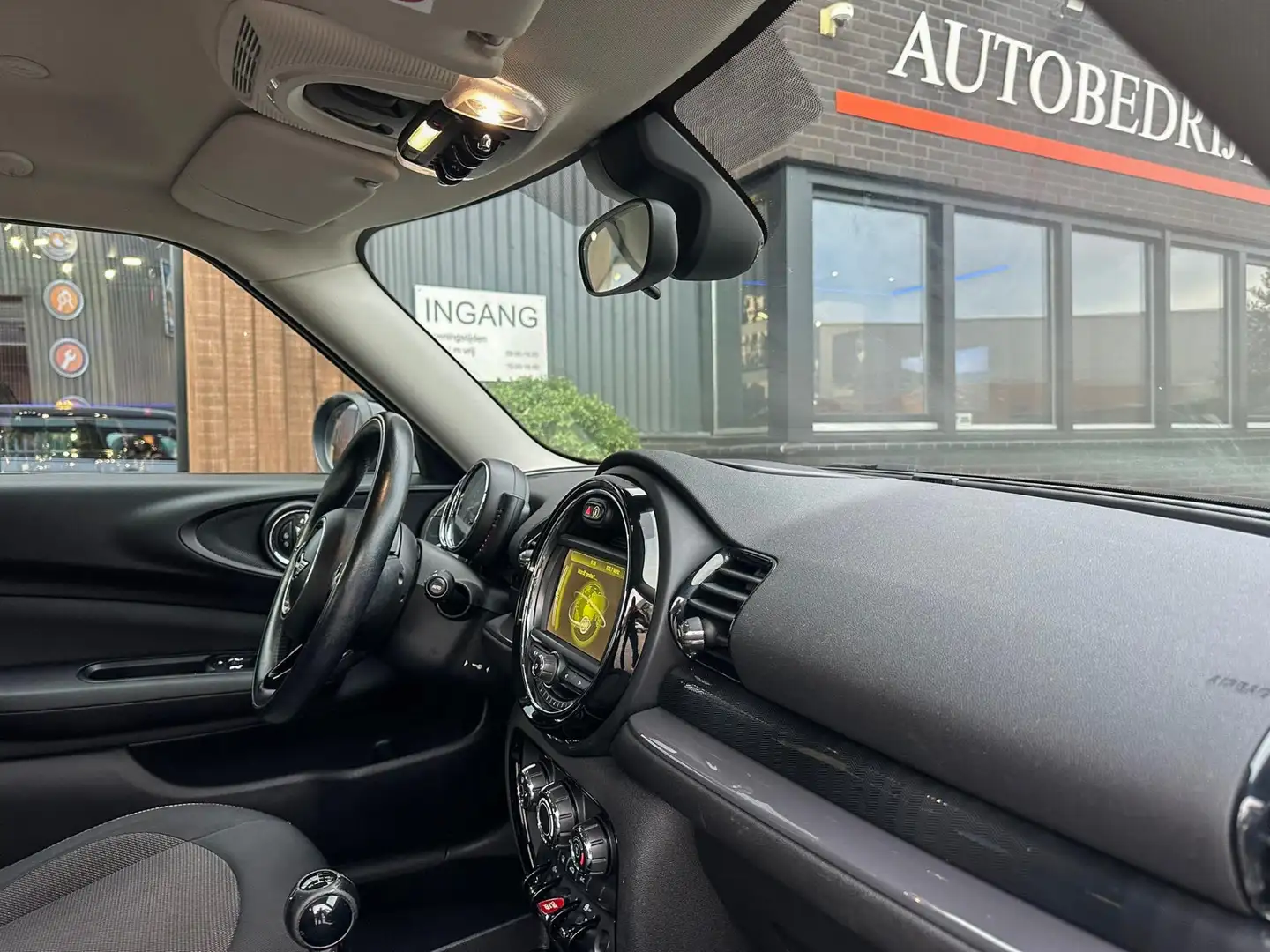 MINI Cooper Clubman Mini 1.5 Business 136pk/Ned auto/17"S/Navi/Topstaa Grau - 2