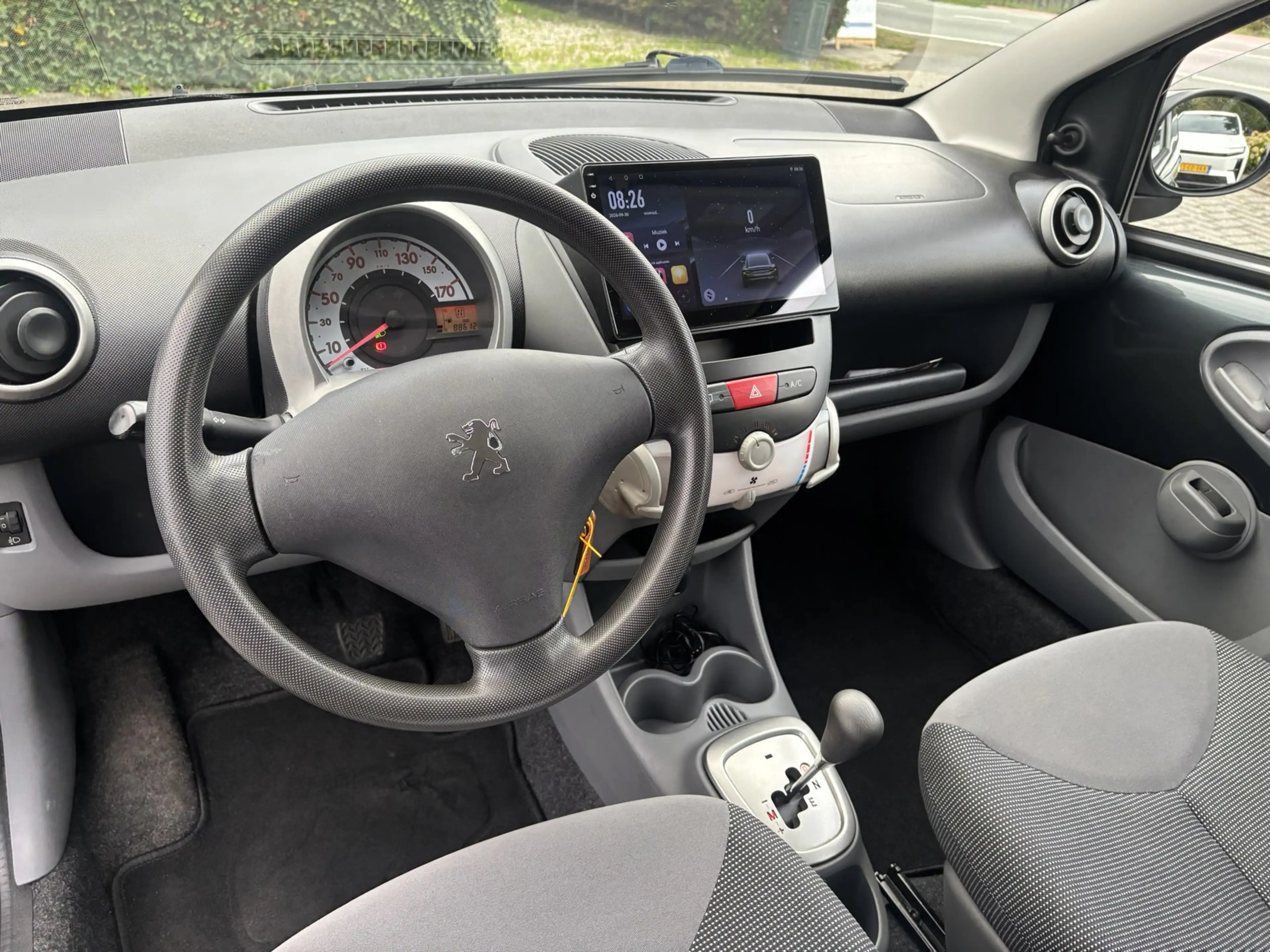 Peugeot 107 1.0-12V XS | Automaat | Airco | Apple Carplay | An — photo 2