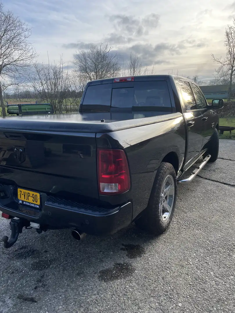 Dodge RAM 1500 Black - 2