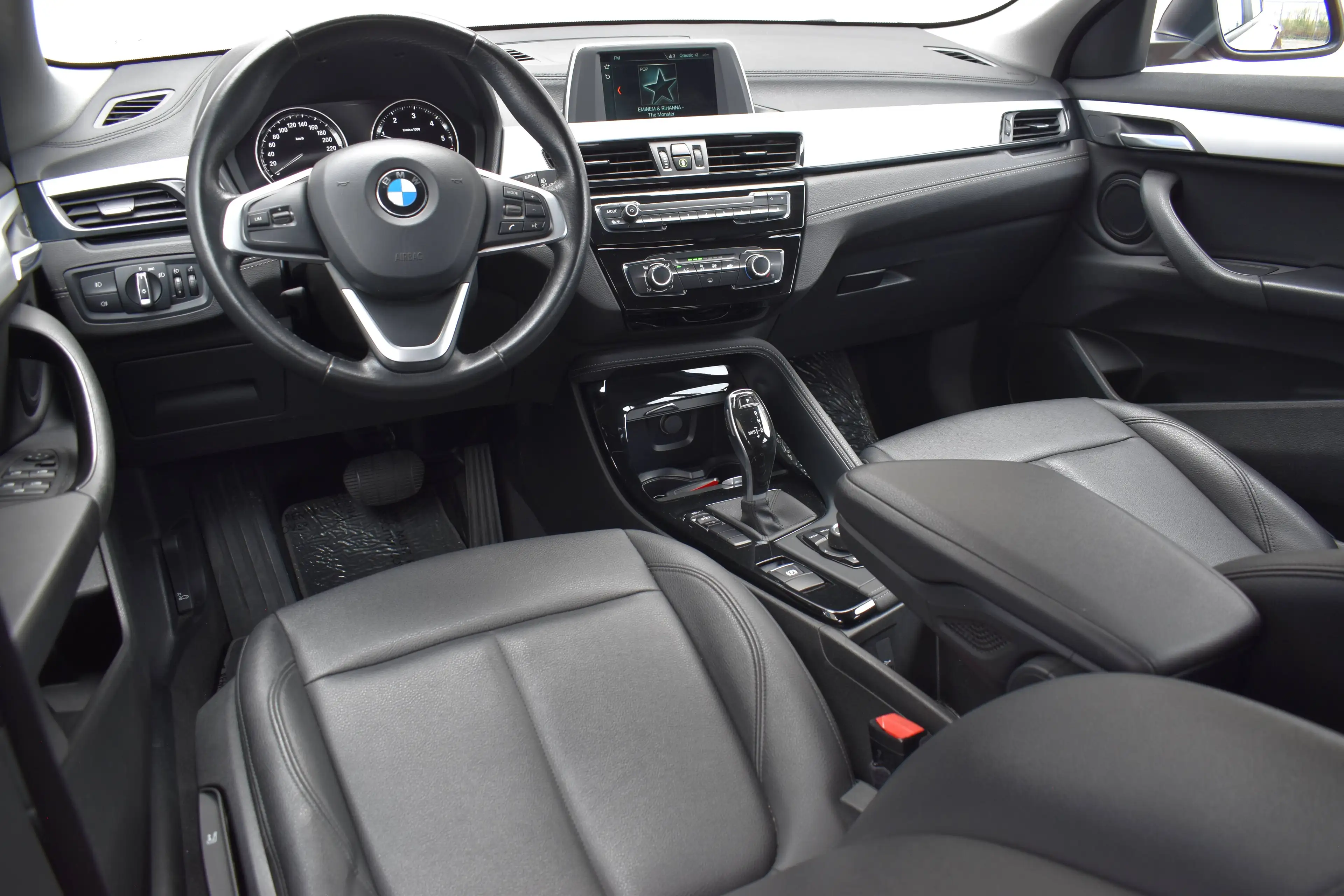 BMW X2 sDrive16 || 1.5d Automaat || Leder || Airco || Trekhaak — photo 8