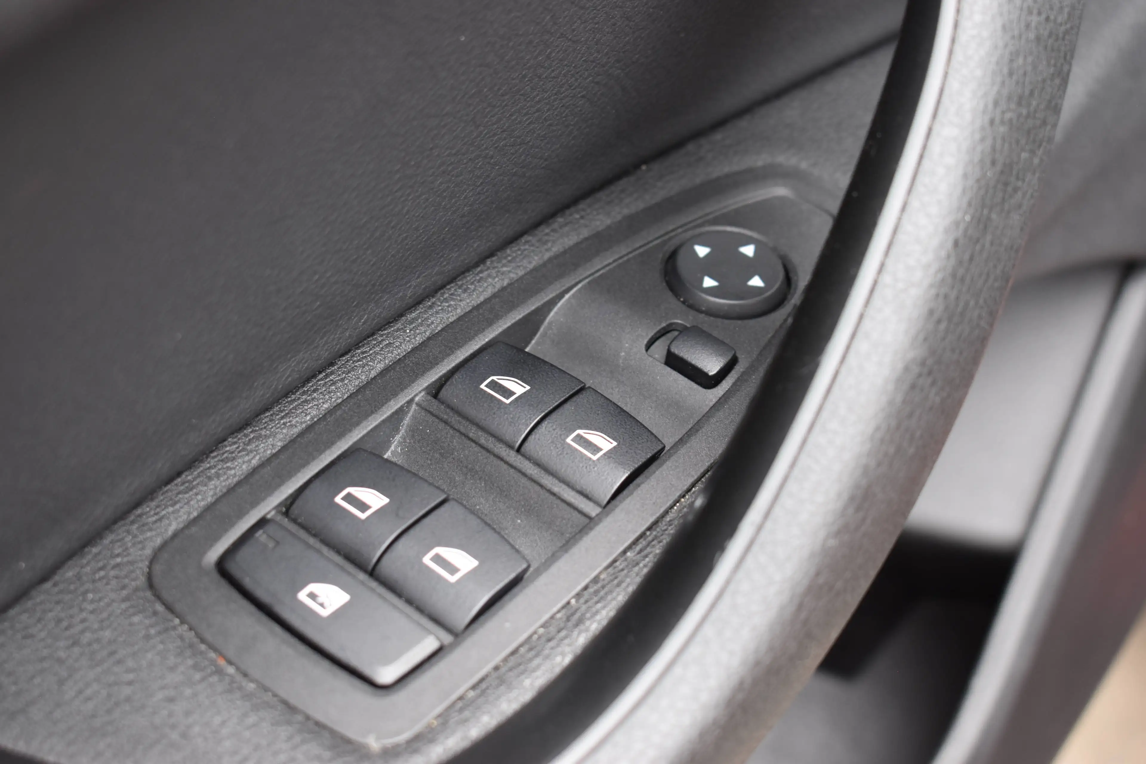 BMW X2 sDrive16 || 1.5d Automaat || Leder || Airco || Trekhaak — photo 12
