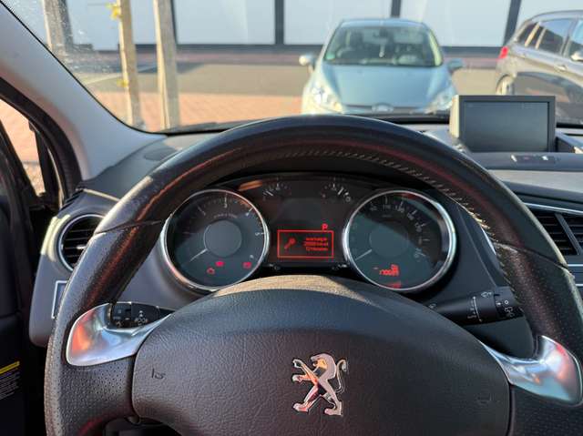 Imagine Peugeot 5008 5008 Diesel BlueHDI 120 Stop