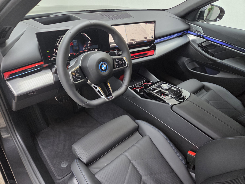 BMW 530 xDrive M SportPro 21 ACC 360 AHK Sitzlüft — photo 8