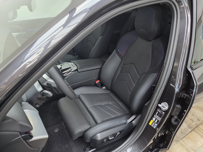BMW 530 xDrive M SportPro 21 ACC 360 AHK Sitzlüft — photo 15