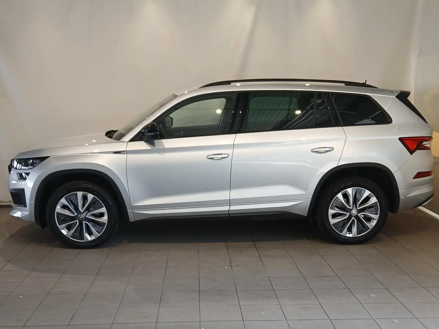 Skoda Kodiaq Sportline 4x4 TDI DSG Silber - 2