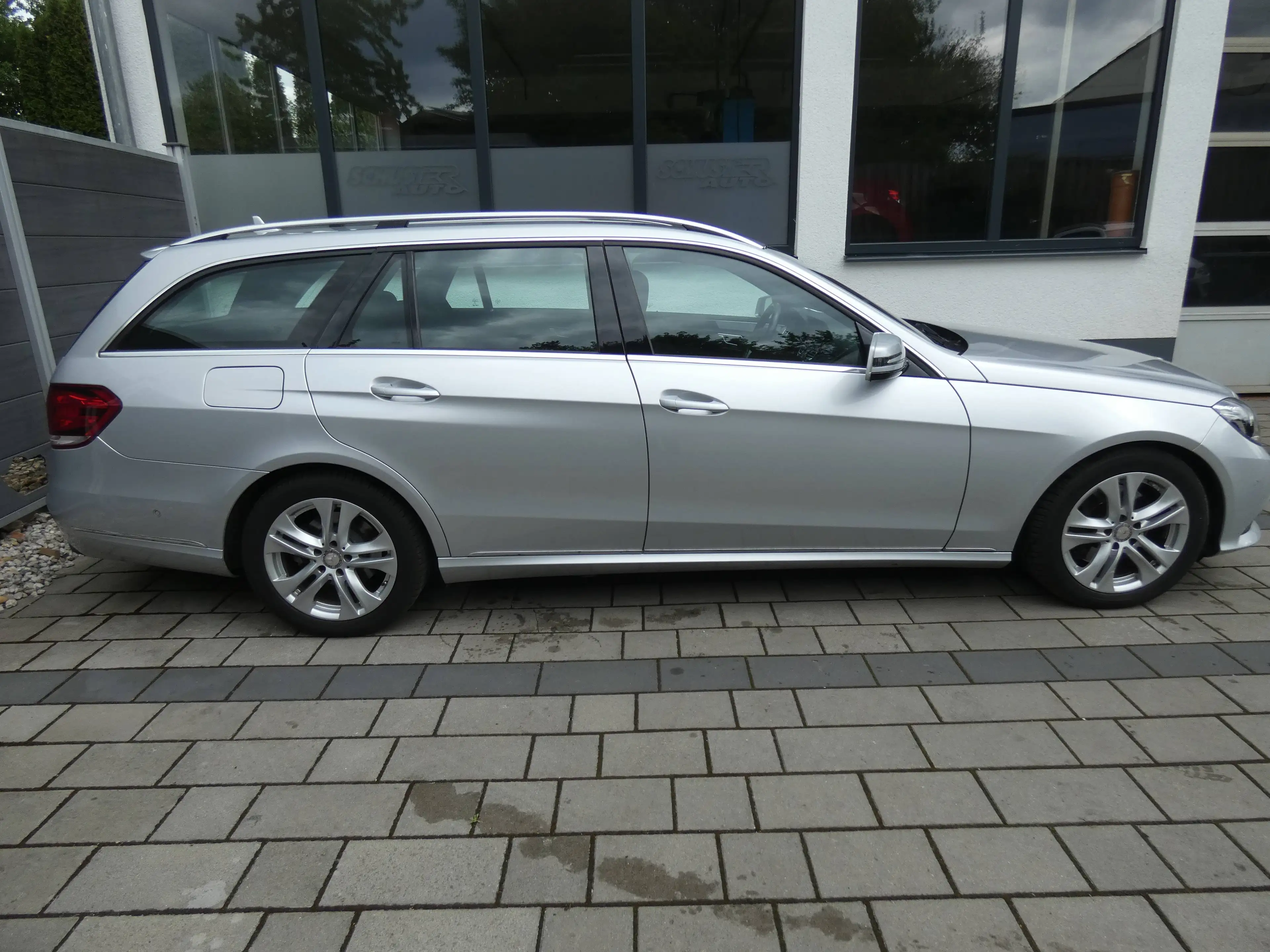Mercedes-Benz E 350 E 350 BlueTec 4Matic — photo 4