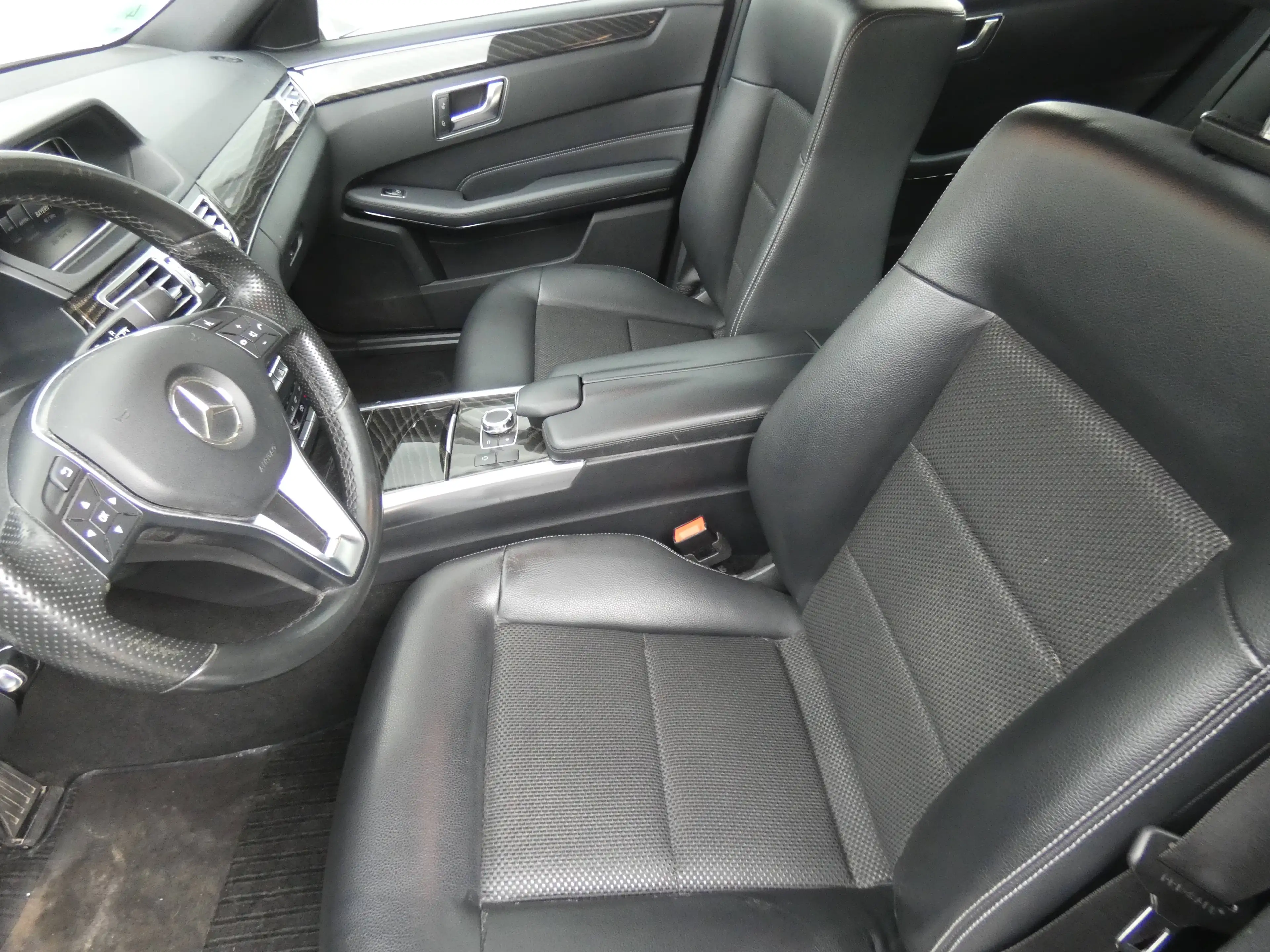 Mercedes-Benz E 350 E 350 BlueTec 4Matic — photo 9