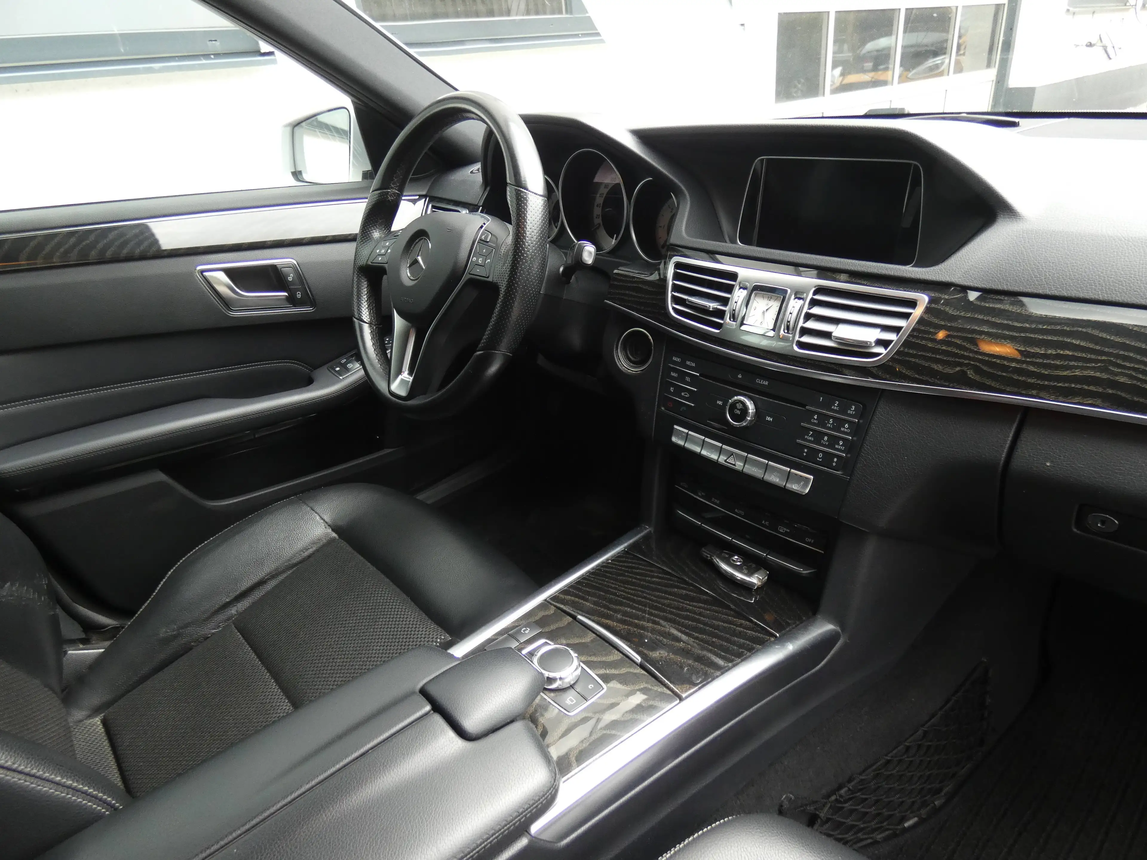 Mercedes-Benz E 350 E 350 BlueTec 4Matic — photo 8