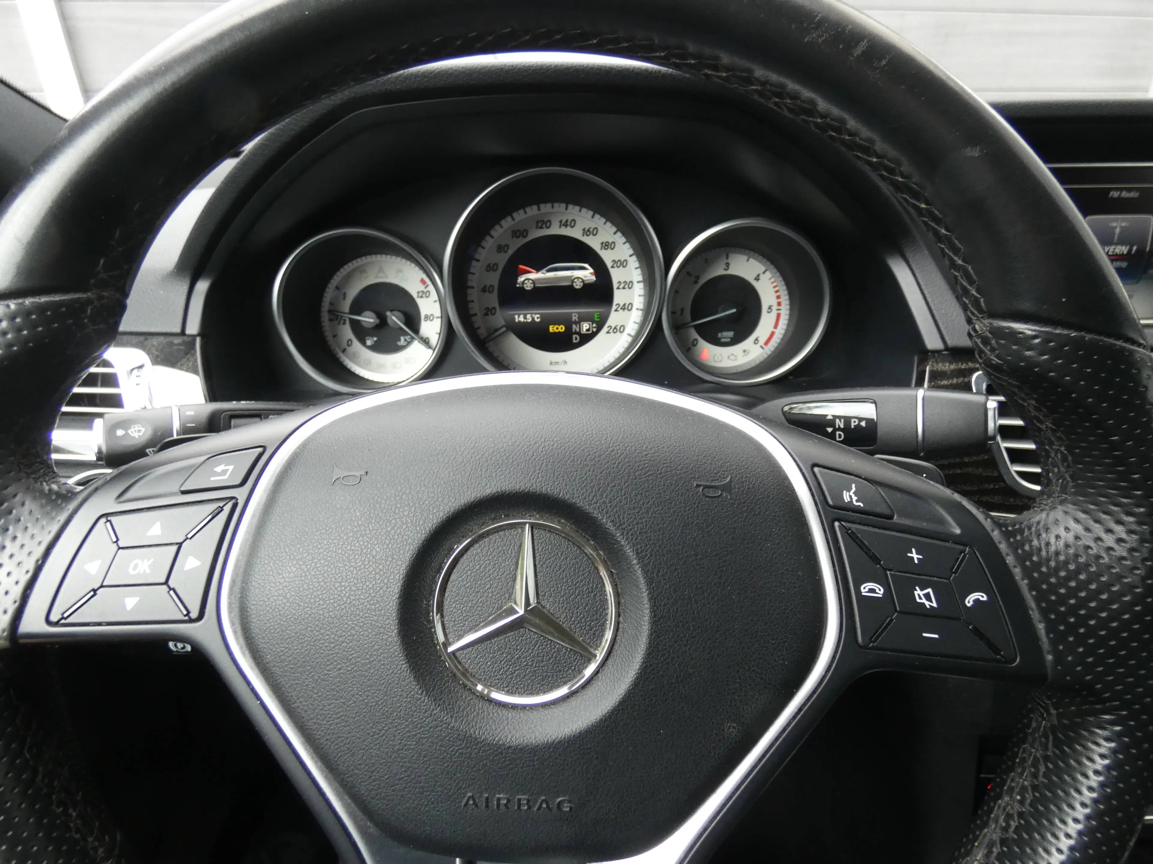 Mercedes-Benz E 350 E 350 BlueTec 4Matic — photo 11