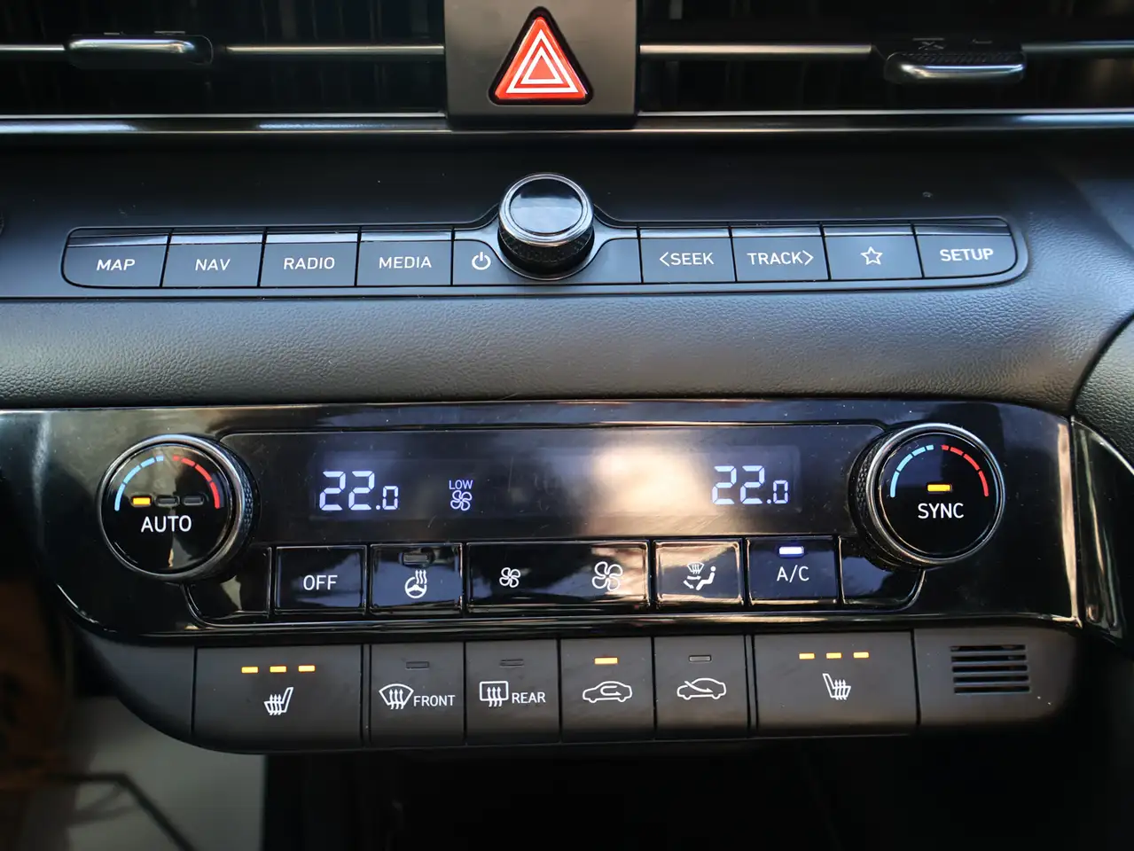Hyundai ELANTRA снимка Hyundai ELANTRA
