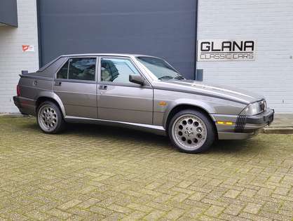 Alfa Romeo 75 3.0 V6 QV