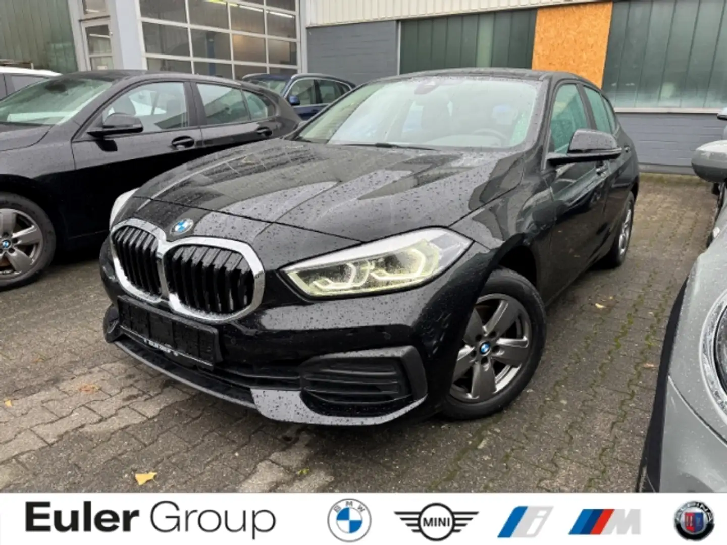 BMW 118 i Navi LED Kamera SHZ Tempomat MFL Schwarz - 1