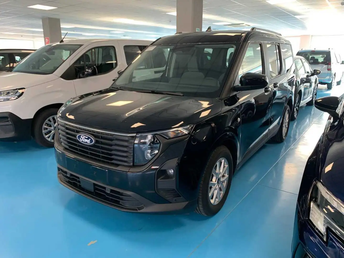 Ford Tourneo Courier 1.0 EcoBoost Powershift Titanium - VARI COLORI! Nero - 1