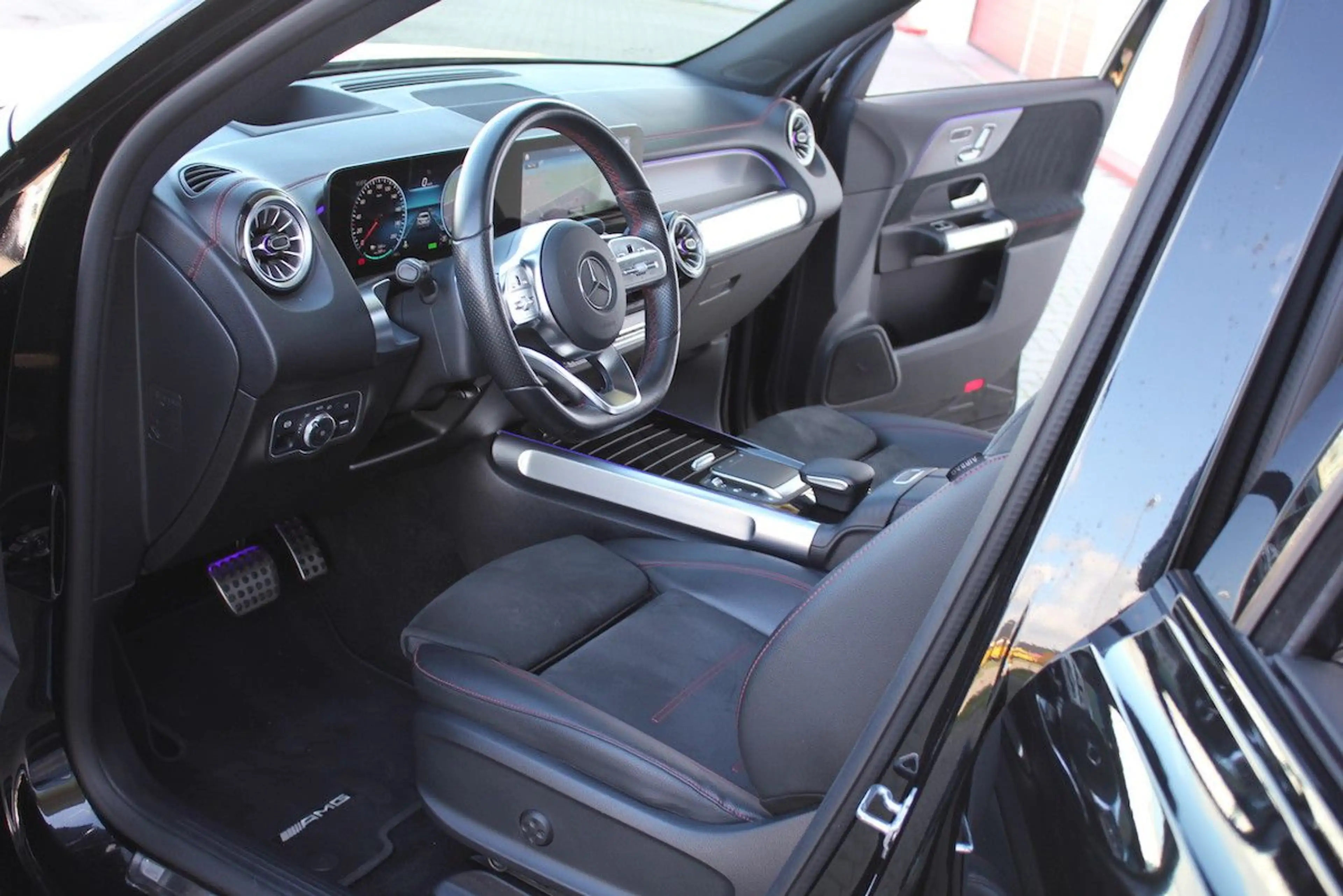 Mercedes-Benz EQB 300 4Matic AMG Night 7-Sitz 847 PANO 97,3 % — photo 6