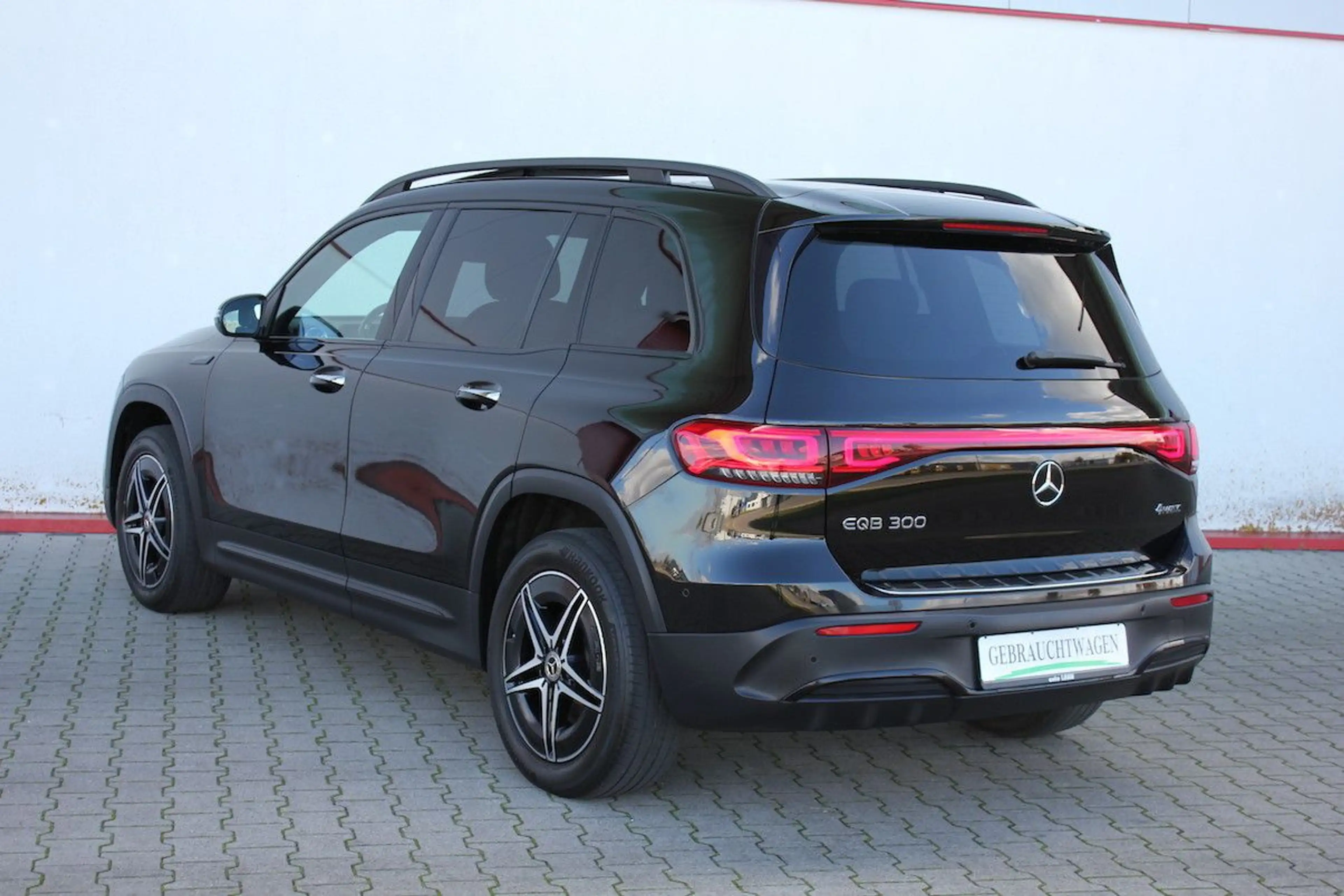 Mercedes-Benz EQB 300 4Matic AMG Night 7-Sitz 847 PANO 97,3 % — photo 5