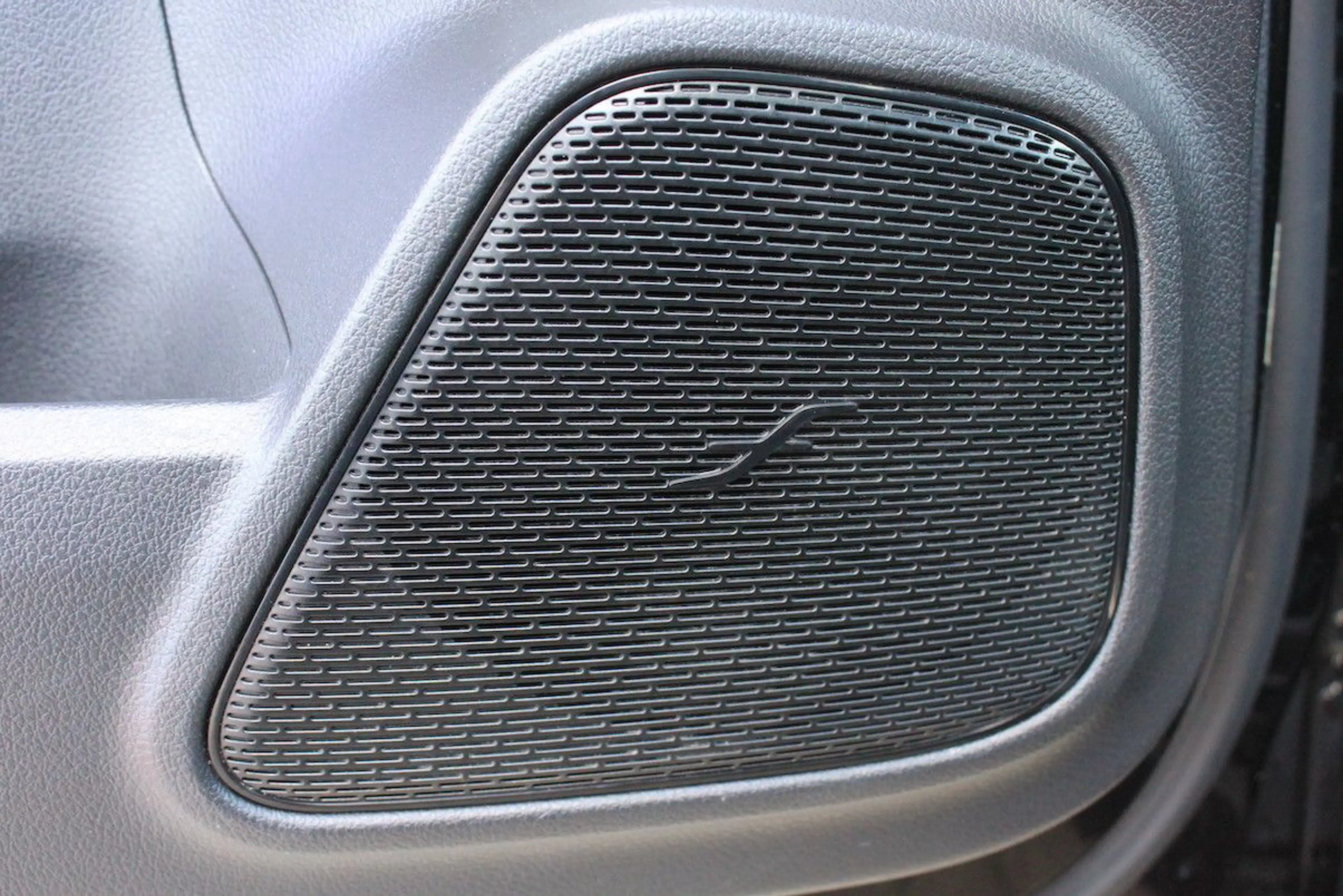 Mercedes-Benz EQB 300 4Matic AMG Night 7-Sitz 847 PANO 97,3 % — photo 14