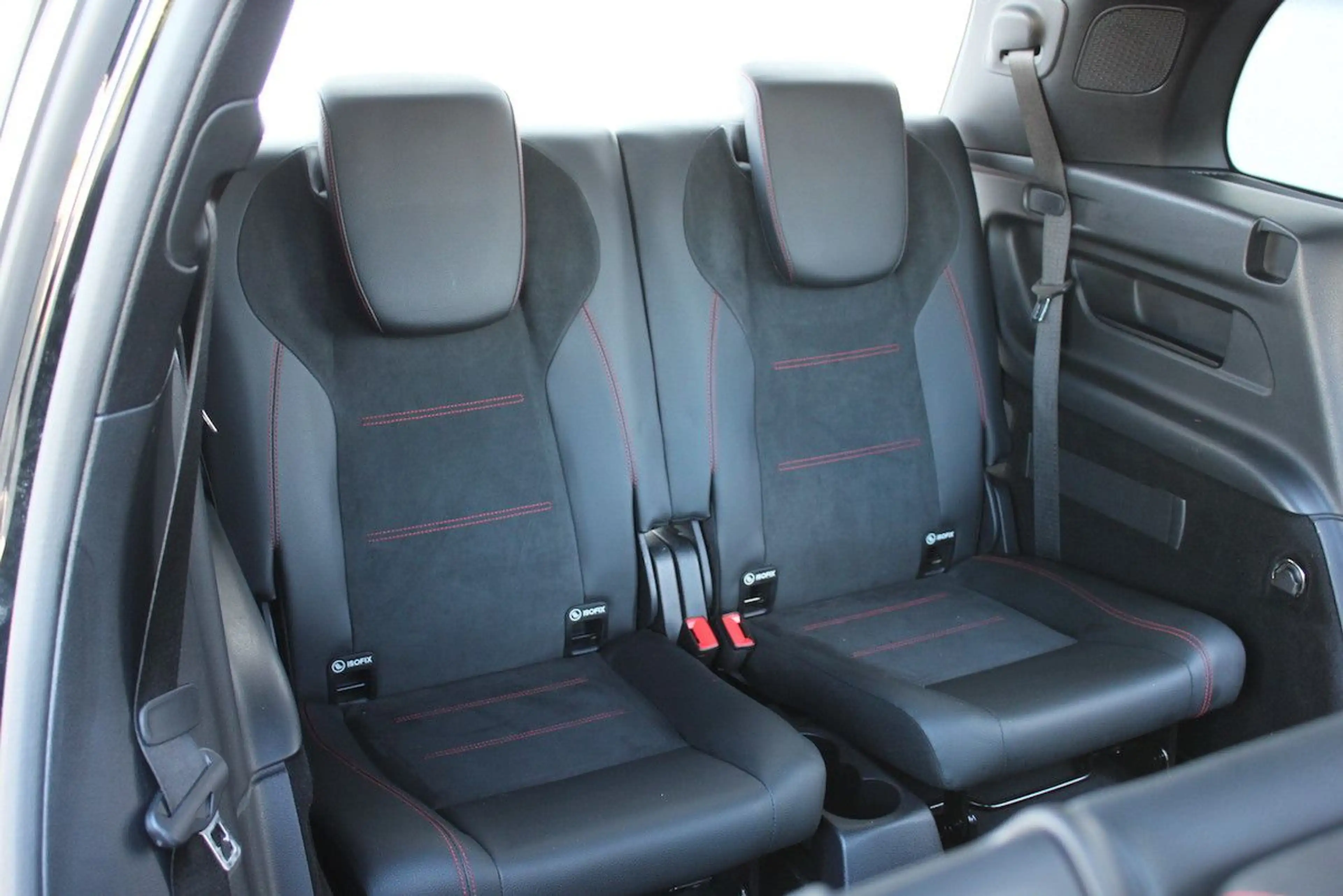 Mercedes-Benz EQB 300 4Matic AMG Night 7-Sitz 847 PANO 97,3 % — photo 3