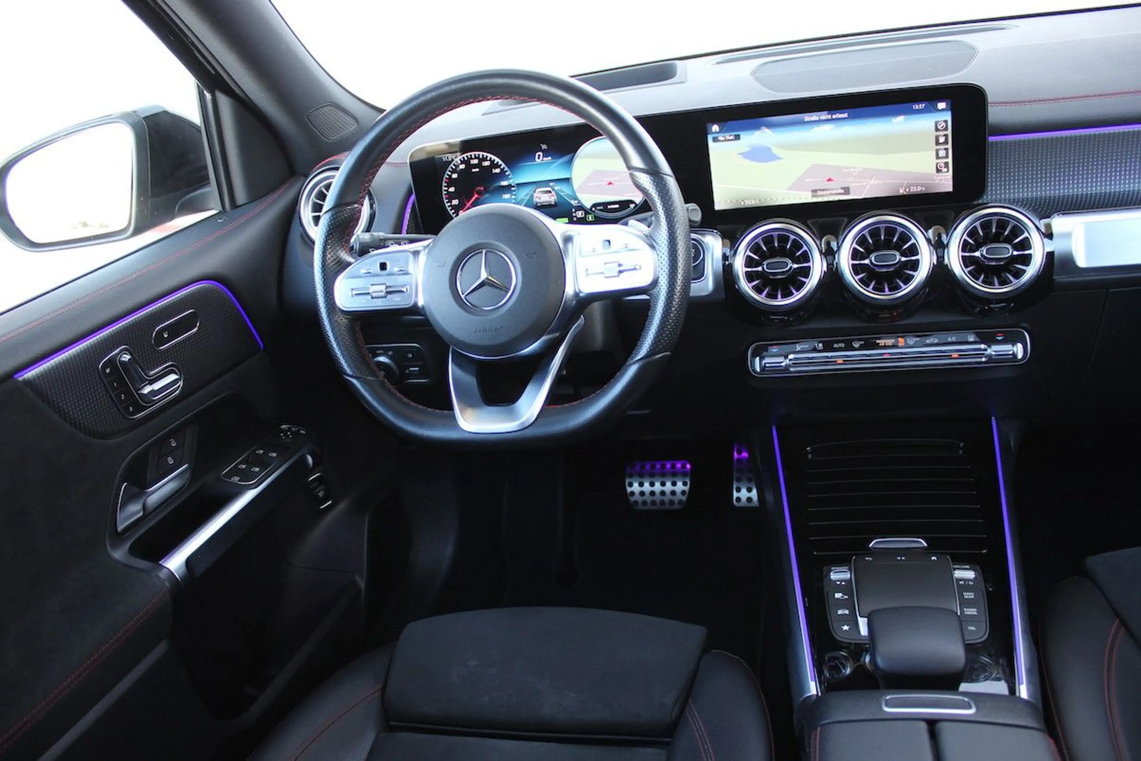 Mercedes-Benz EQB 300 4Matic AMG Night 7-Sitz 847 PANO 97,3 % — photo 8