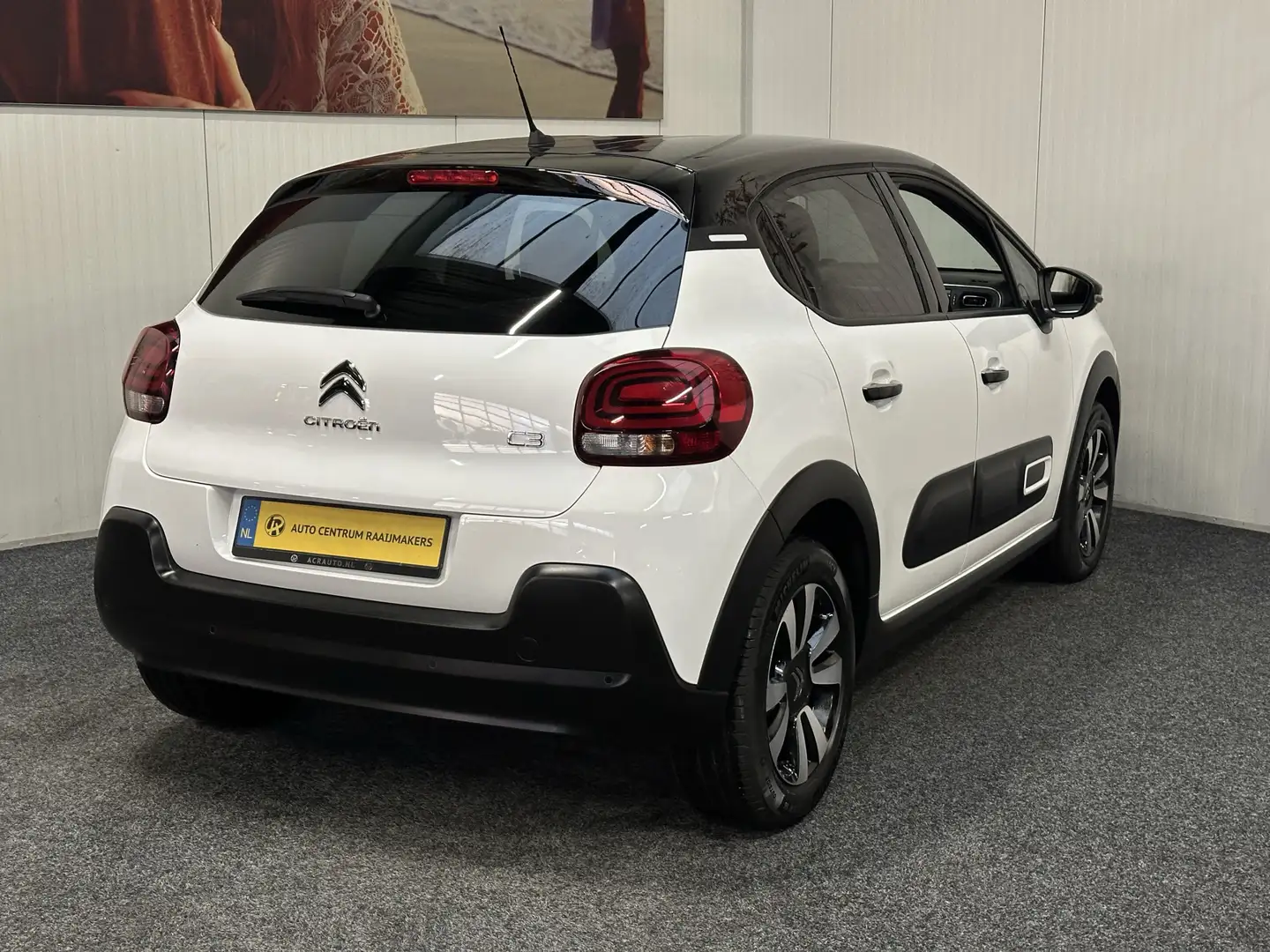 Citroen C3 1.2 PURE TECH SHINE 5 DEURS 20 STUKS OP VOORRAAD N Wit - 2