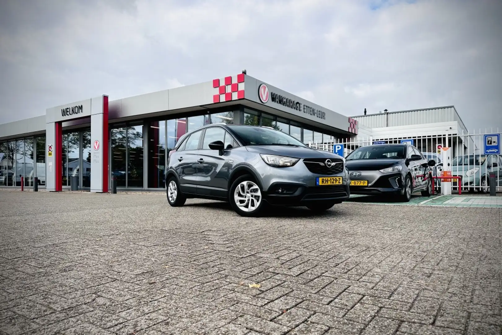 Opel Crossland X 1.2 Online Edition | AIRCO | PARKEERSENSOREN | APP Grijs - 2