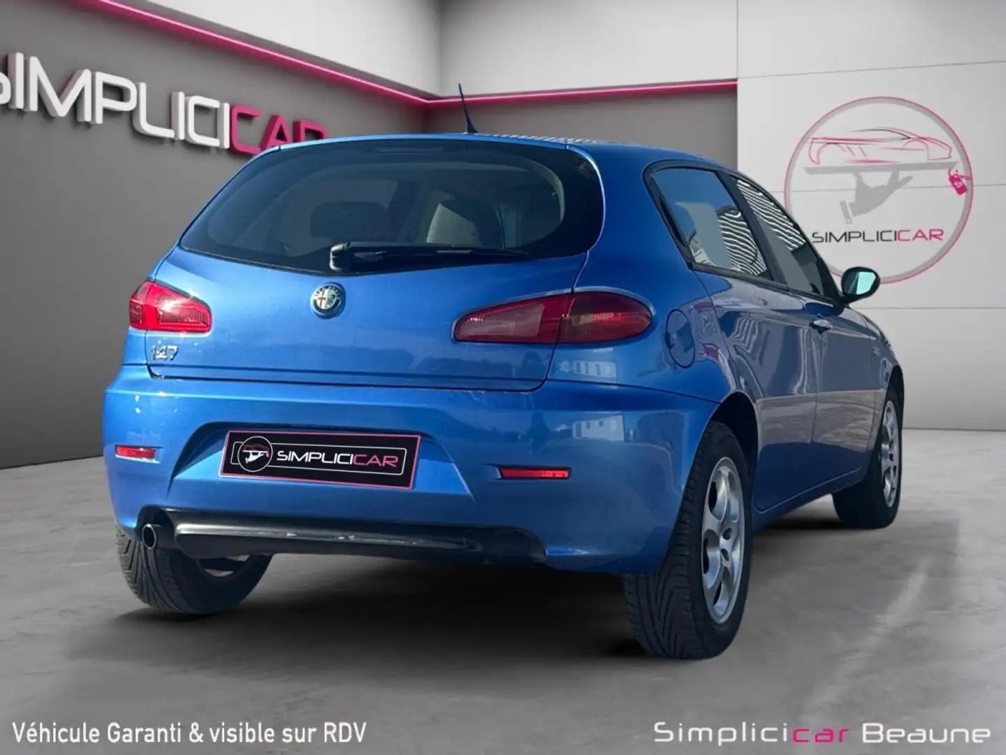 Alfa Romeo 147 1.6i T.S. 120 Distinctive Garantie 12 mois Bleu - 2