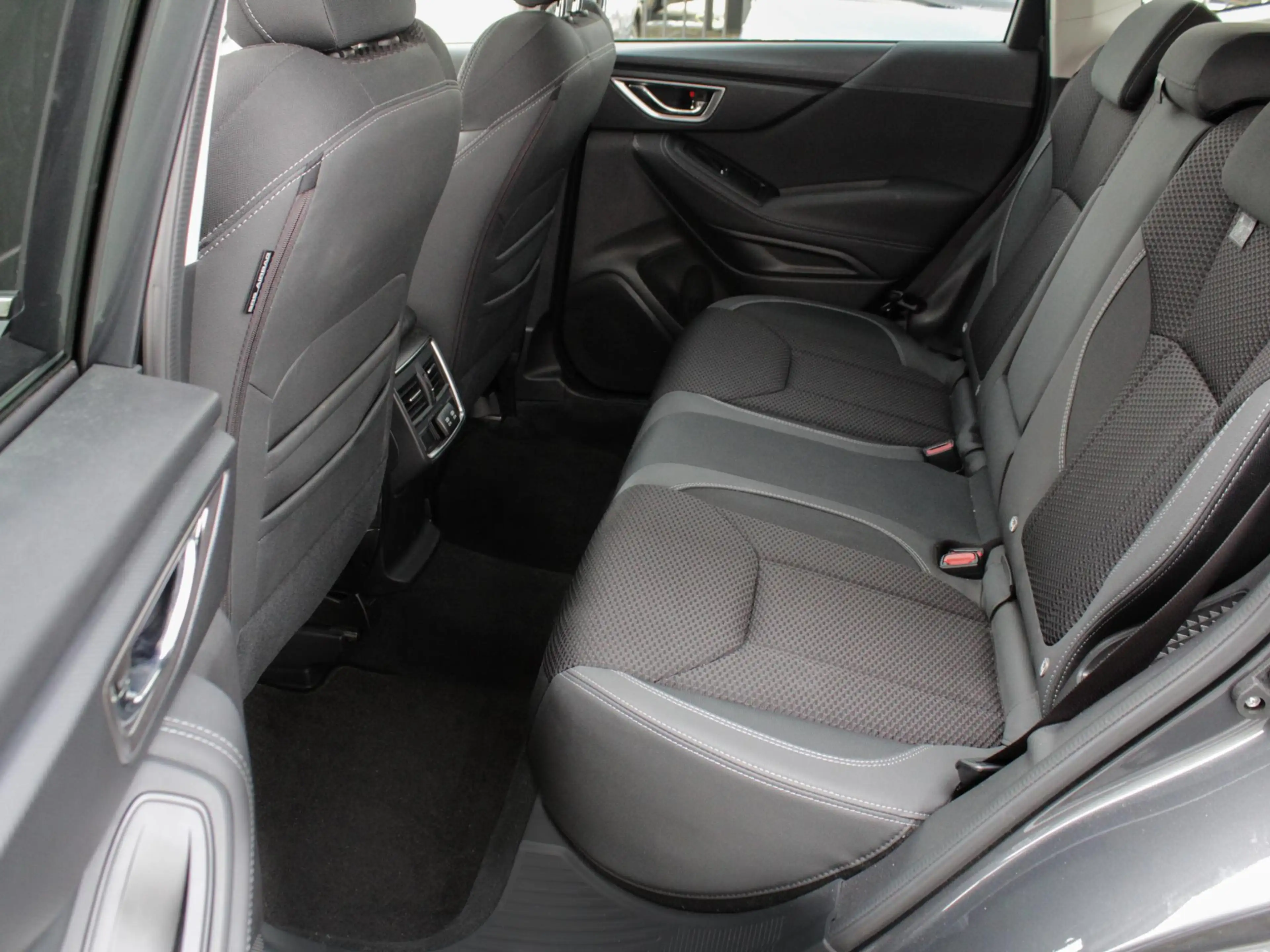 Subaru Forester 2.0i e-BOXER Luxury | Navi | Adap. Cruise | Clima — photo 8