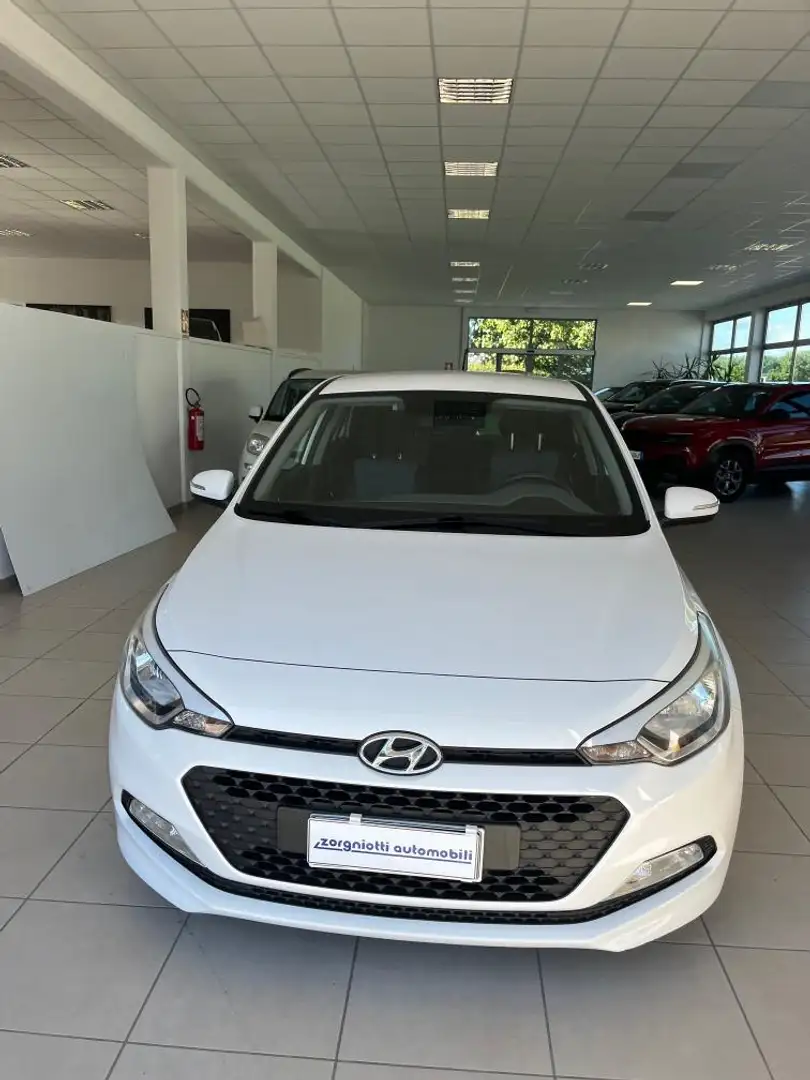 Hyundai i20 i20 5p 1.1 crdi Classic 75cv Bianco - 2