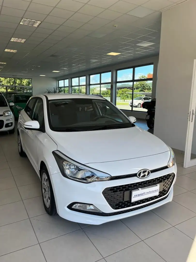 Hyundai i20 i20 5p 1.1 crdi Classic 75cv Bianco - 1