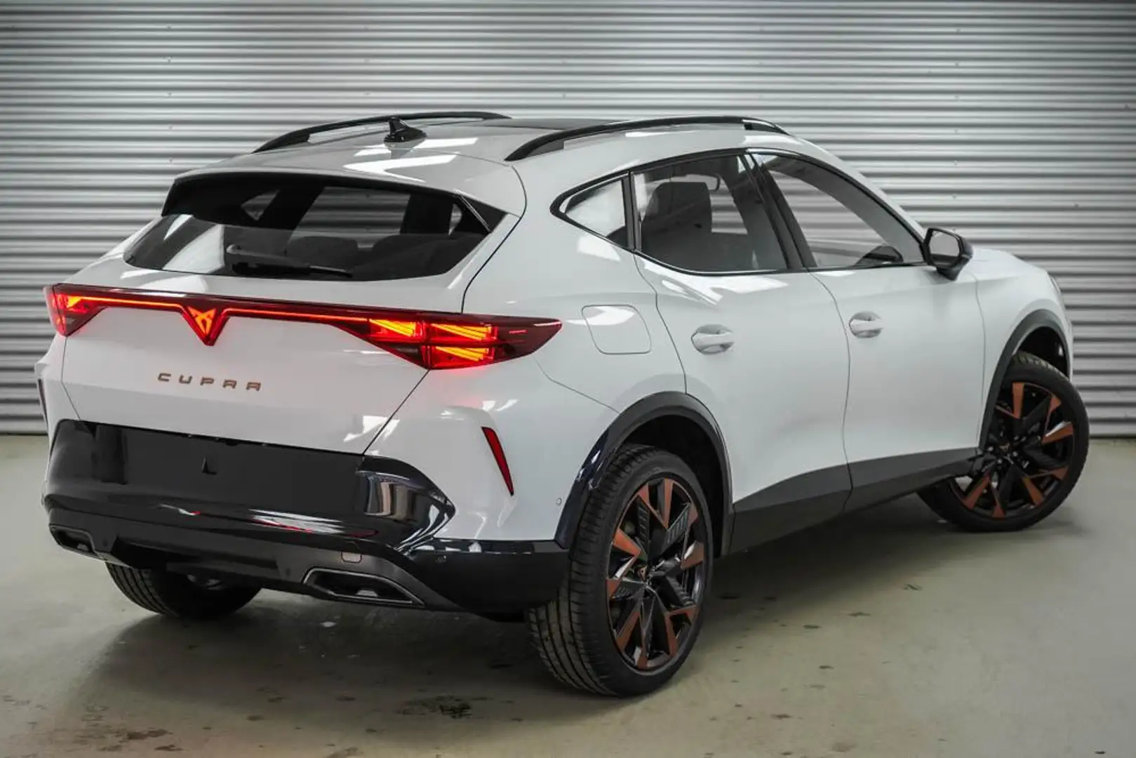 CUPRA Formentor 1,5 eTSI DSG - LAGER 110 kW (150 PS), Automatik Weiß - 2