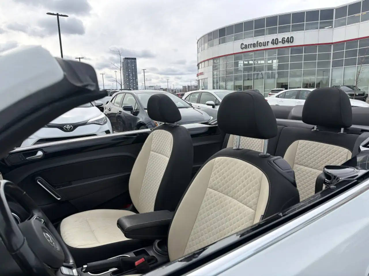 Volkswagen Beetle снимка Volkswagen Beetle