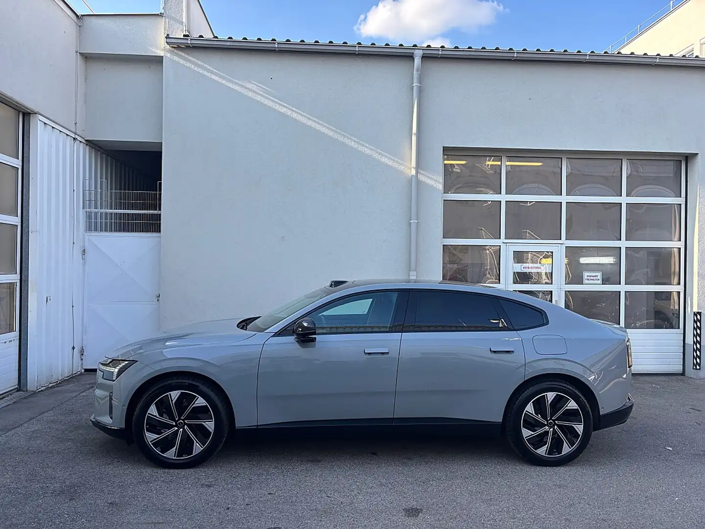 Volvo ES90 Single Motor Extended Range 92kWh Plus | Stahl ... Grau - 2