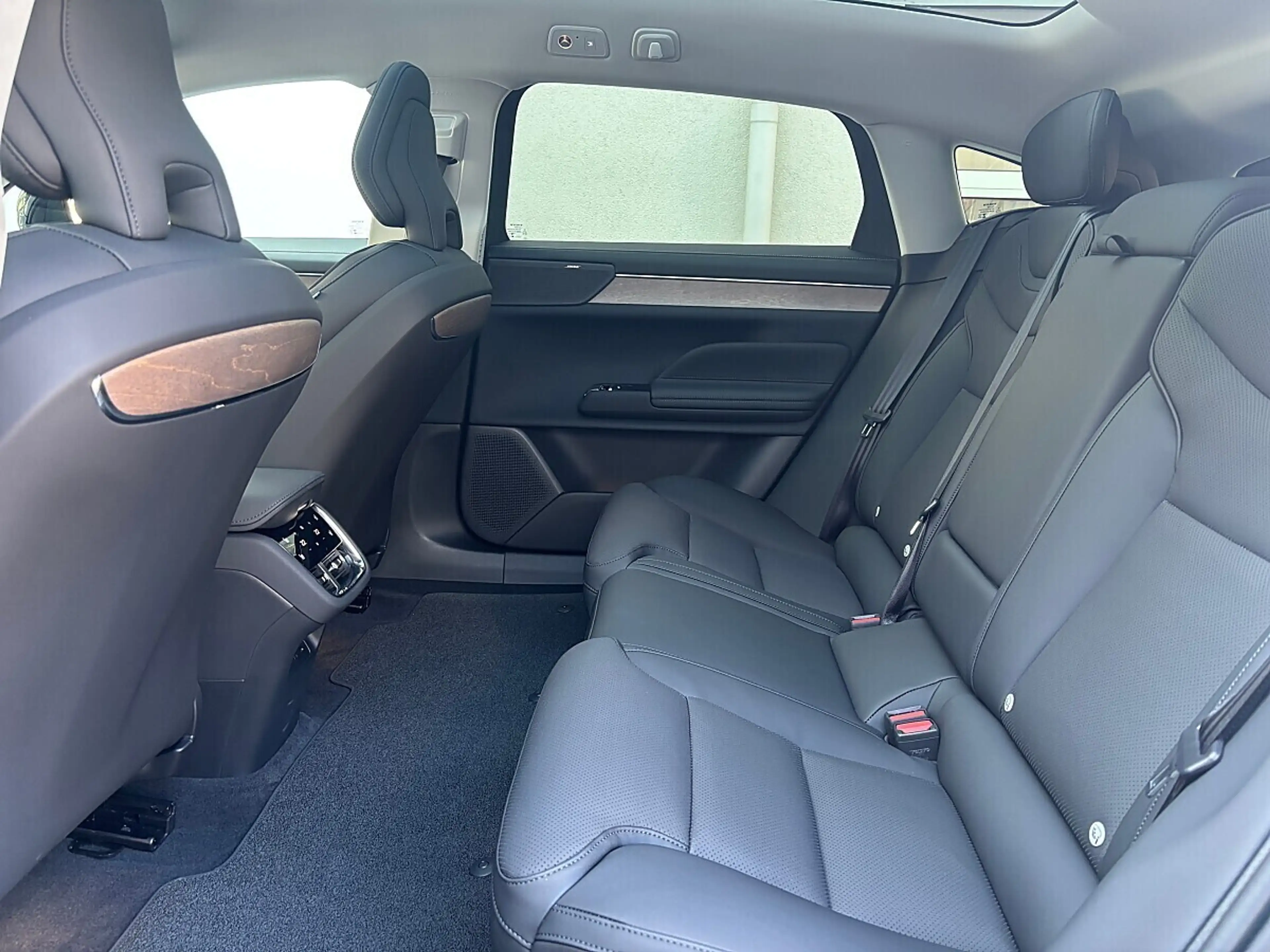 Volvo ES90 Single Motor Extended Range 92kWh Plus | Stahl ... — photo 11