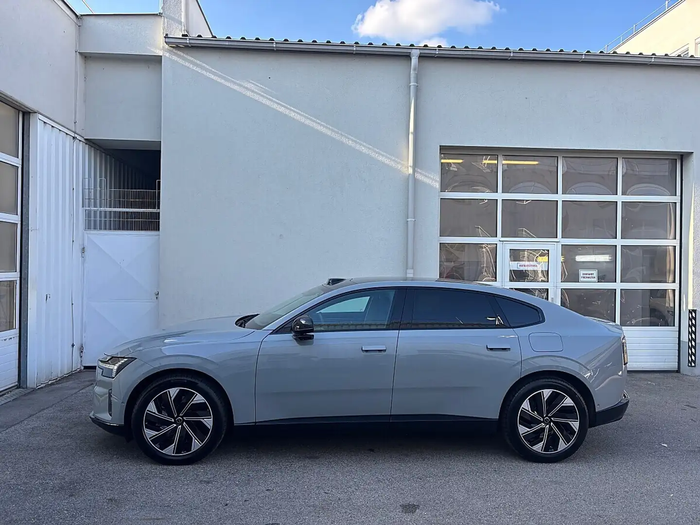 Volvo ES90 800 Volt Single Motor Extended Range 92kWh Plus... Grau - 2