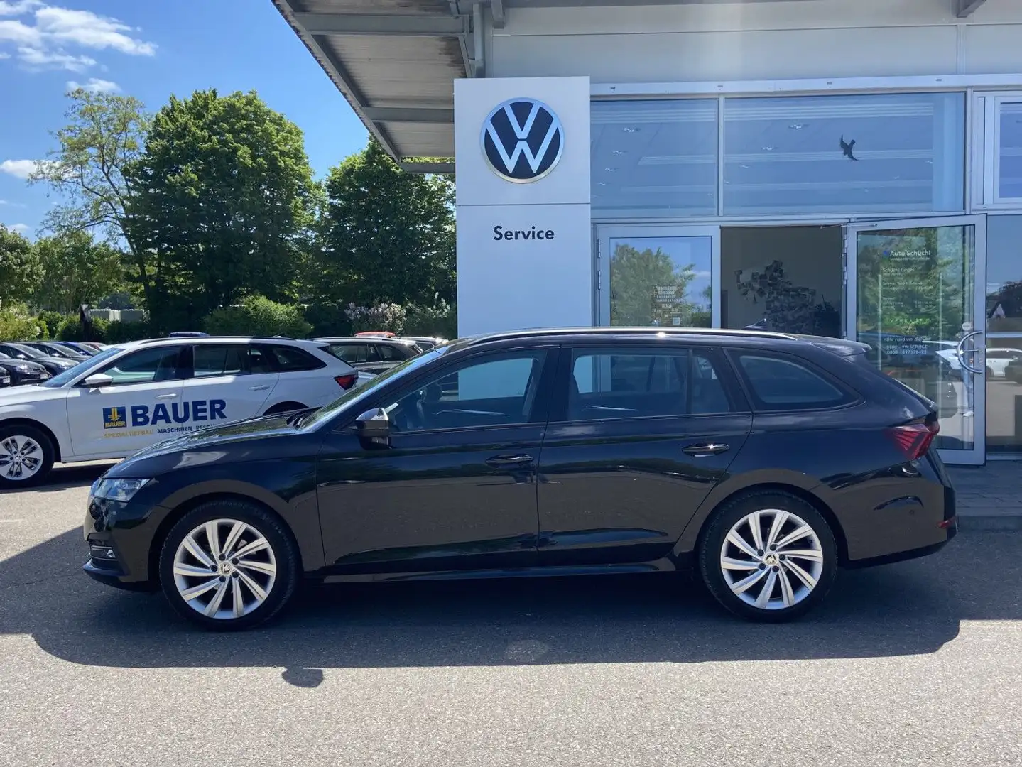 Skoda Octavia Combi 1.5 TSI First Edition 18"+TEILLEDE Schwarz - 2