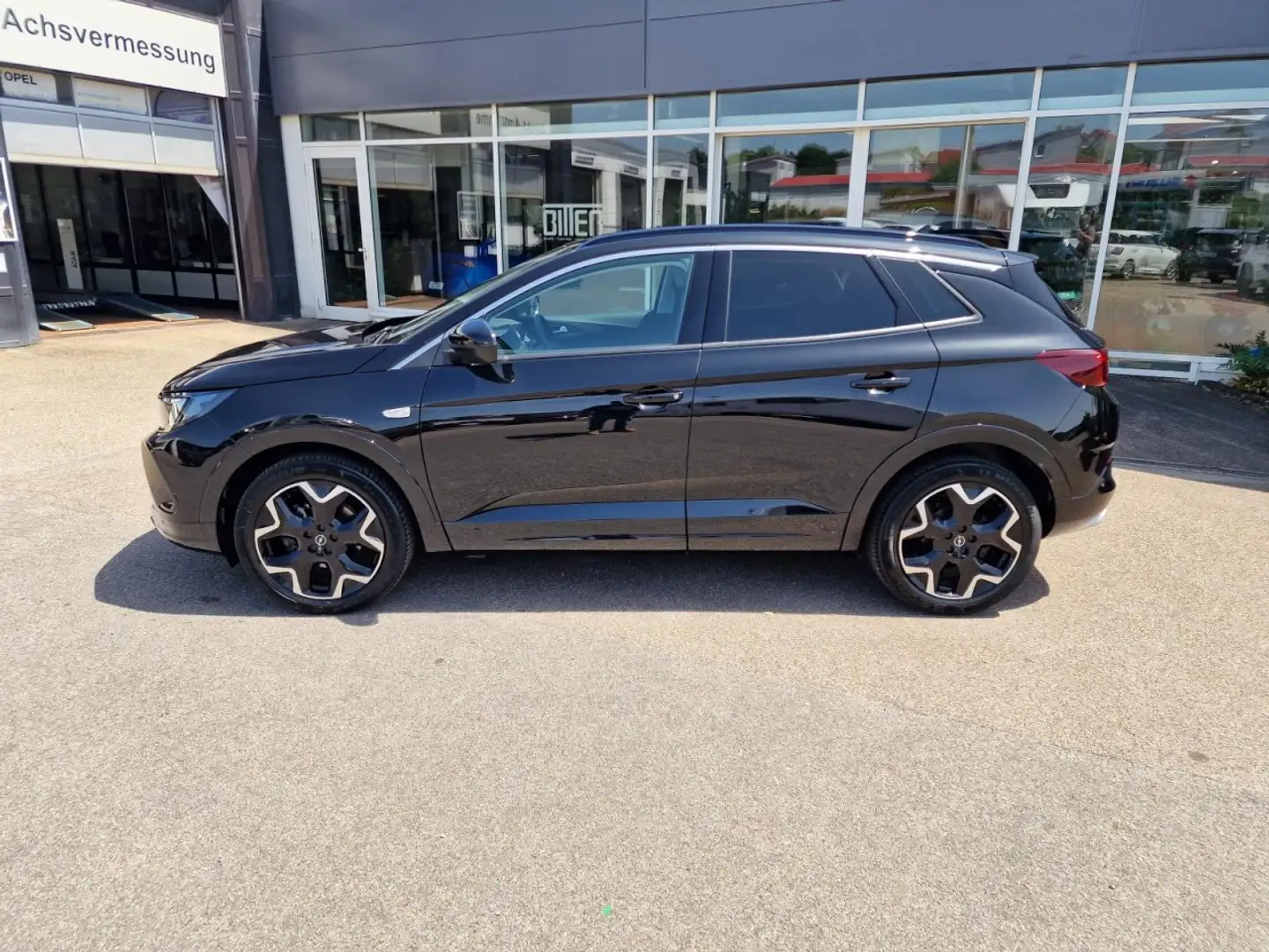 Opel Grandland Ultimate 1,2 AT+AHK+MATRIX+SHZ+APA+ACC Klima Navi Negro - 2