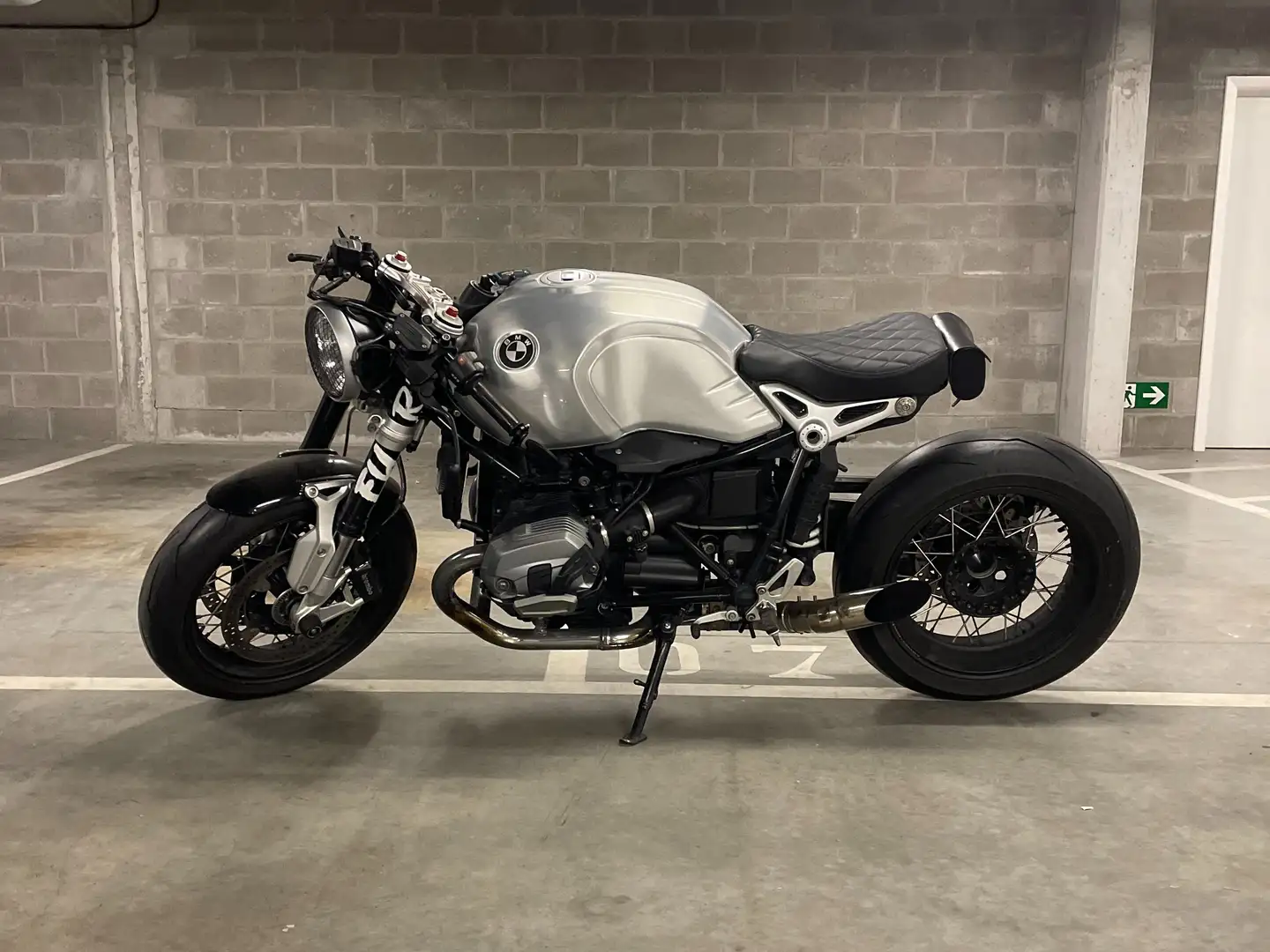 BMW R nineT Zilver - 2