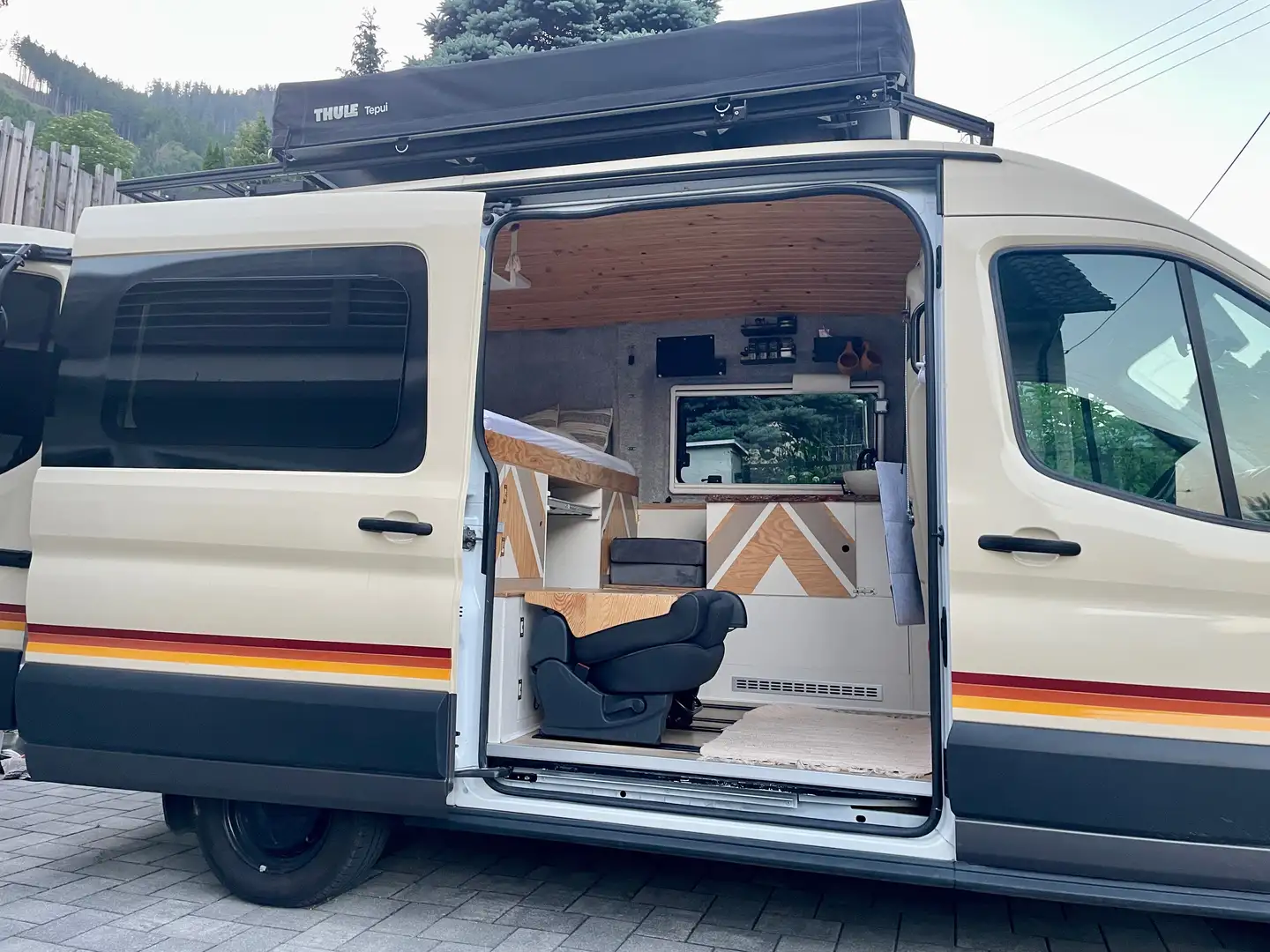 Ford Transit Beige - 1