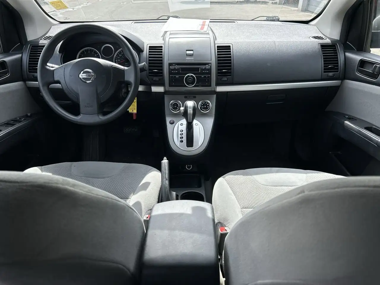 Nissan Sentra снимка Nissan Sentra