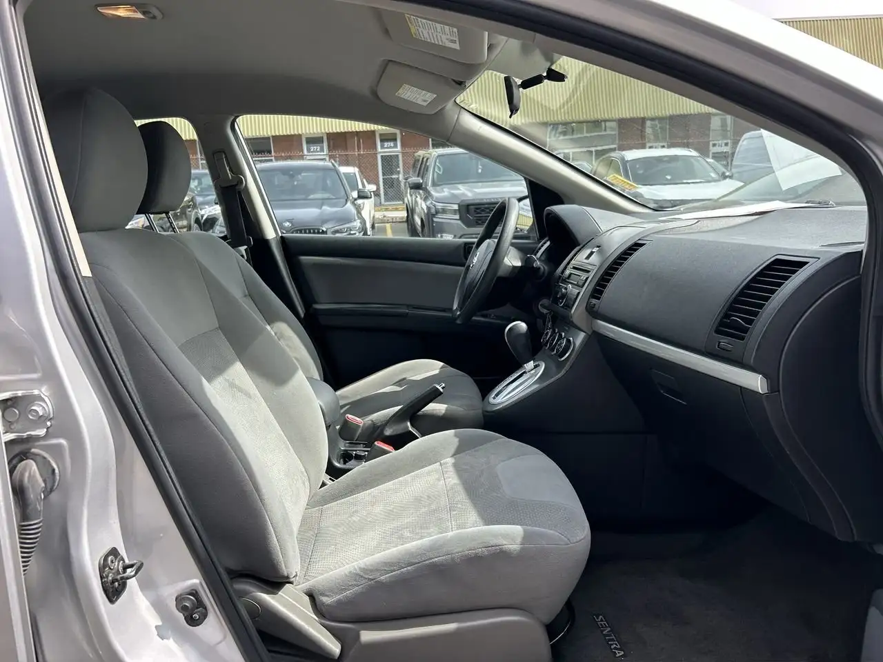 Nissan Sentra снимка Nissan Sentra